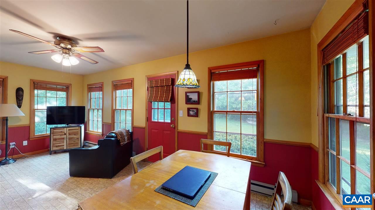 1915 Park Road Waynesboro, VA 22980 - Photo 4 of 20 Gallery Image 4