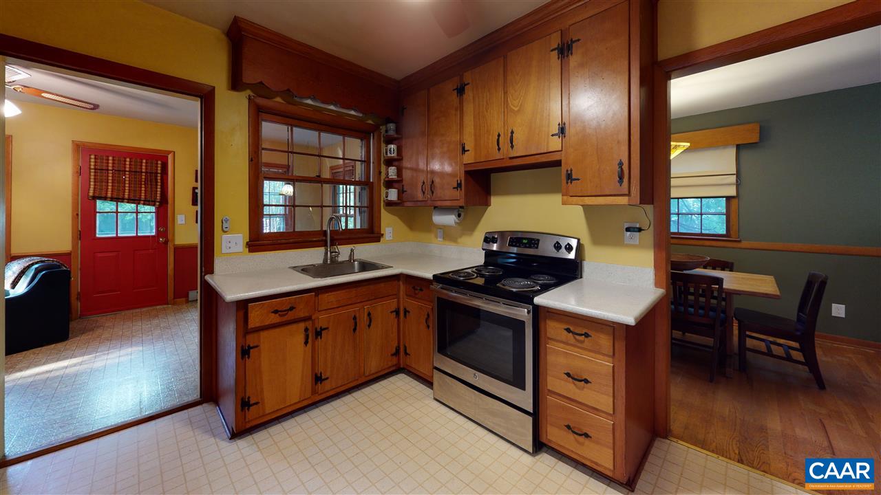 1915 Park Road Waynesboro, VA 22980 - Photo 7 of 20 Gallery Image 7