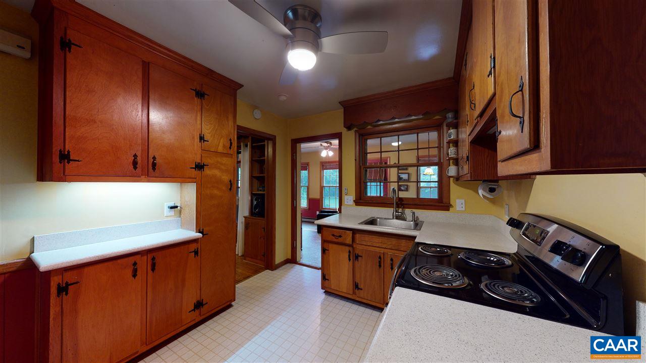 1915 Park Road Waynesboro, VA 22980 - Photo 8 of 20 Gallery Image 8