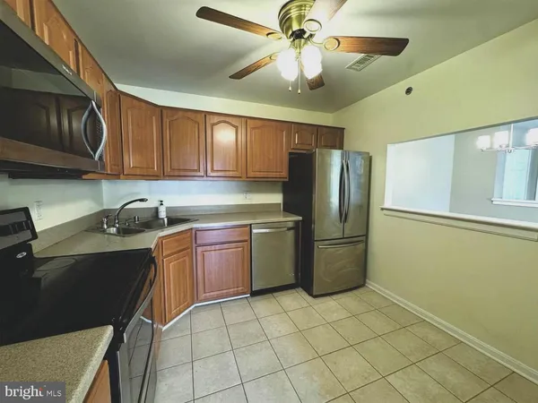 $2,100 | 14 Rain Flower Path, Unit 201, Sparks Glencoe, MD 21152
