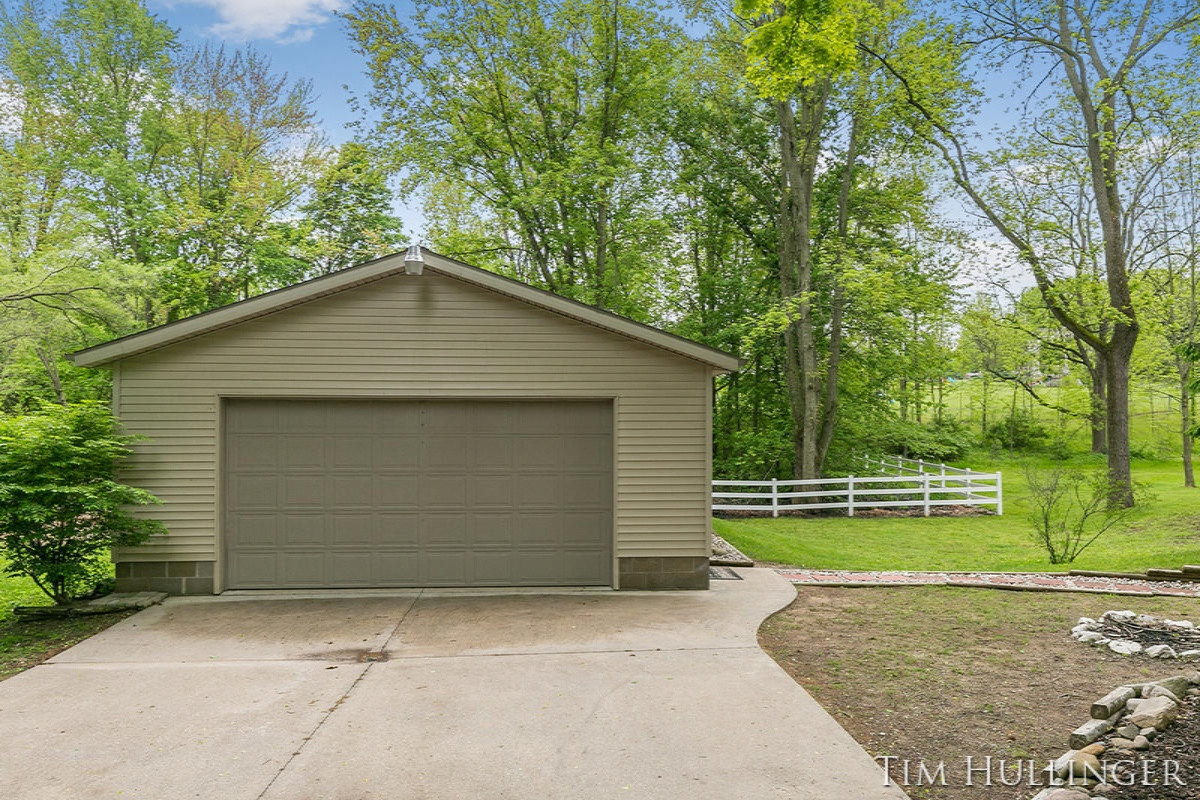 1050 Rector Avenue Northeast Sparta, MI 49345 - Photo 31 of 32 IMG_1032