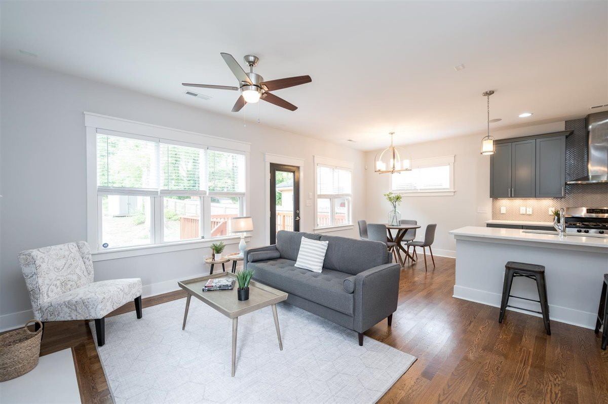 1010 Gregg Street Raleigh, NC 27601 - Photo 5 of 22 Living Room