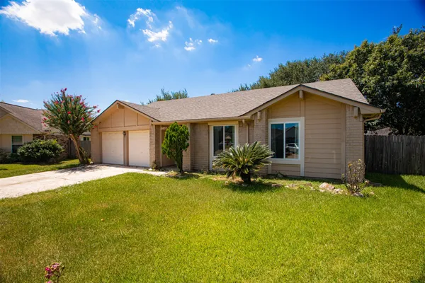$2,050 | 2411 Gunston Court, Sugar Land, TX 77478