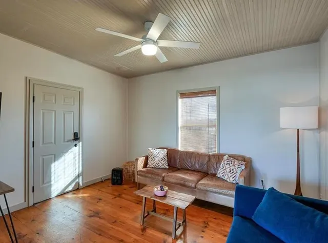 $272,000 | 305 West Tarrant Street, Llano, TX 78643