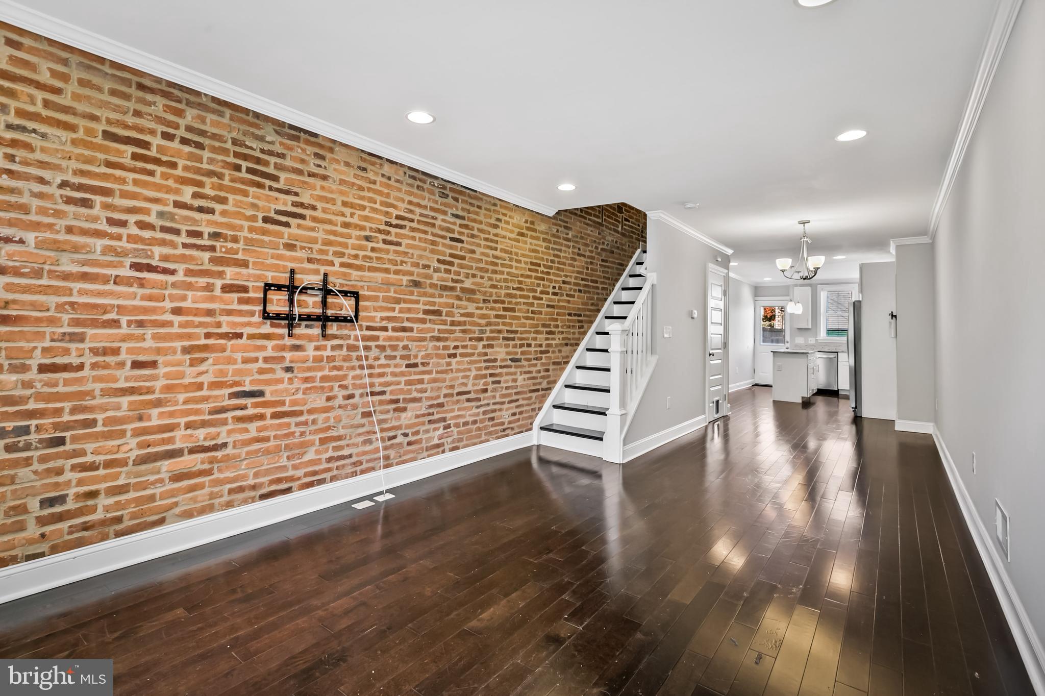 108 South Conkling Street Baltimore, MD 21224 - Photo 6 of 29