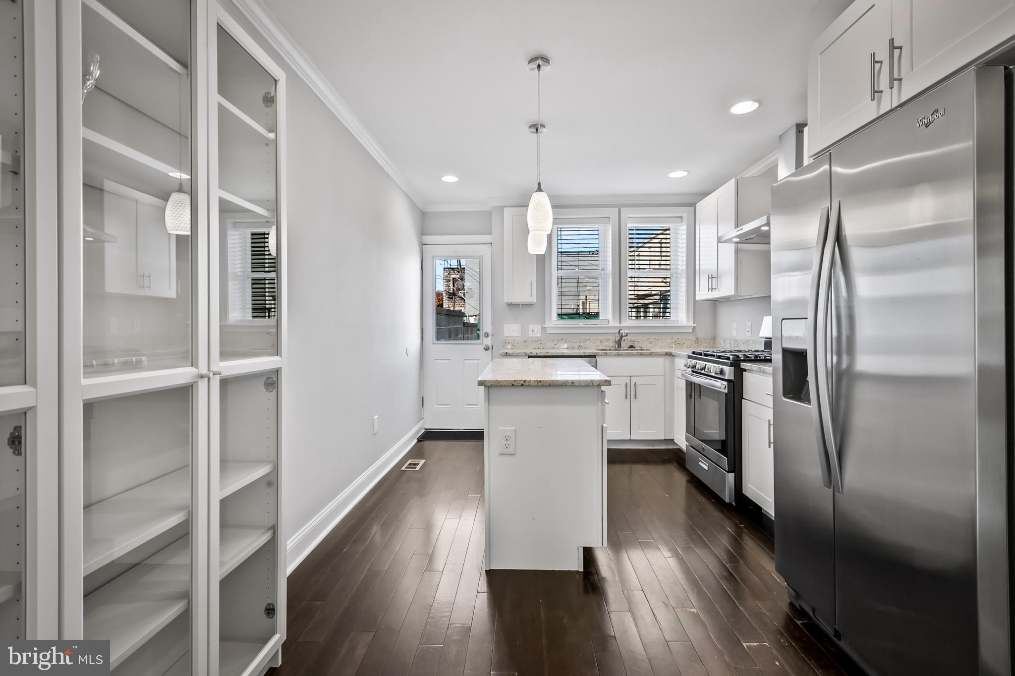 108 South Conkling Street Baltimore, MD 21224 - Photo 9 of 29