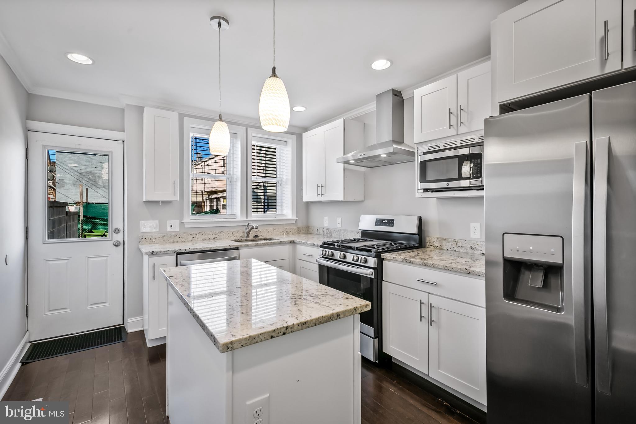 108 South Conkling Street Baltimore, MD 21224 - Photo 10 of 29