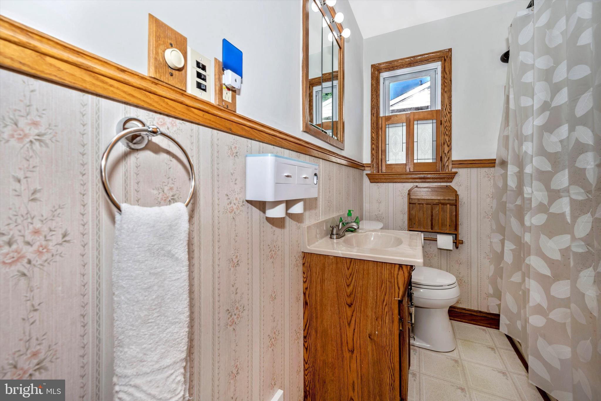 201 Nottingham Road Hagerstown, MD 21740 - Photo 21 of 28 Hall Bath