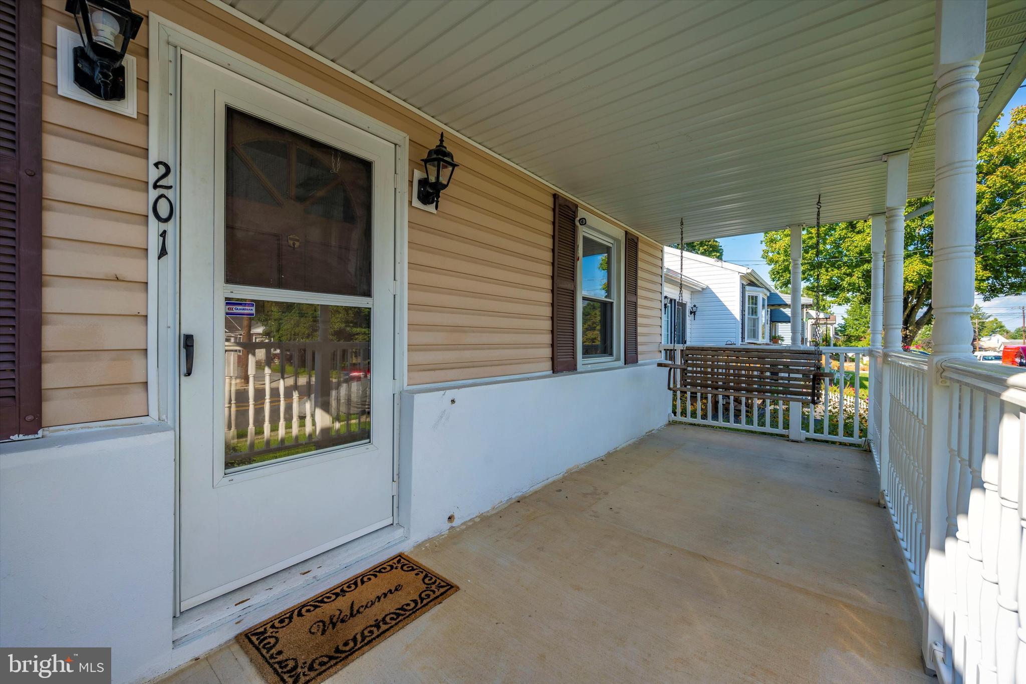 201 Nottingham Road Hagerstown, MD 21740 - Photo 3 of 28 Relax on the Swing!