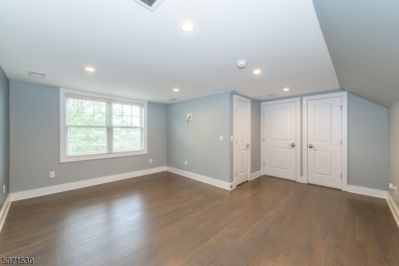 109 Springfield Avenue Summit, NJ 07901 - Photo 14 of 22