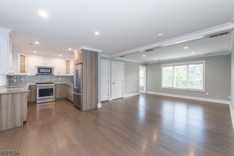 109 Springfield Avenue Summit, NJ 07901 - Photo 4 of 22