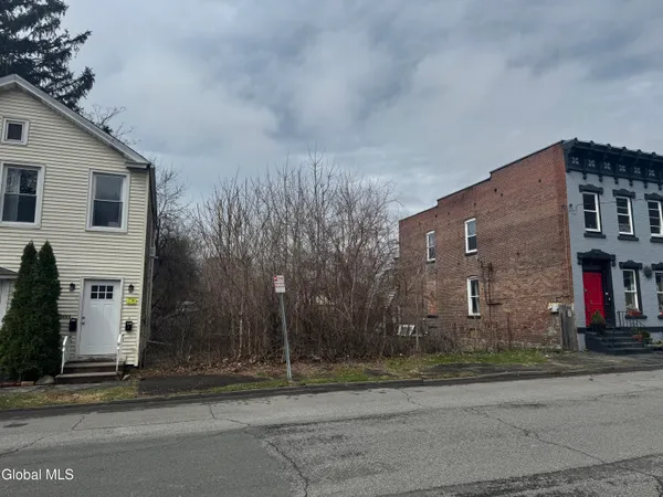 $49,000 | 1035-1037 6th Avenue, Troy, NY 12180