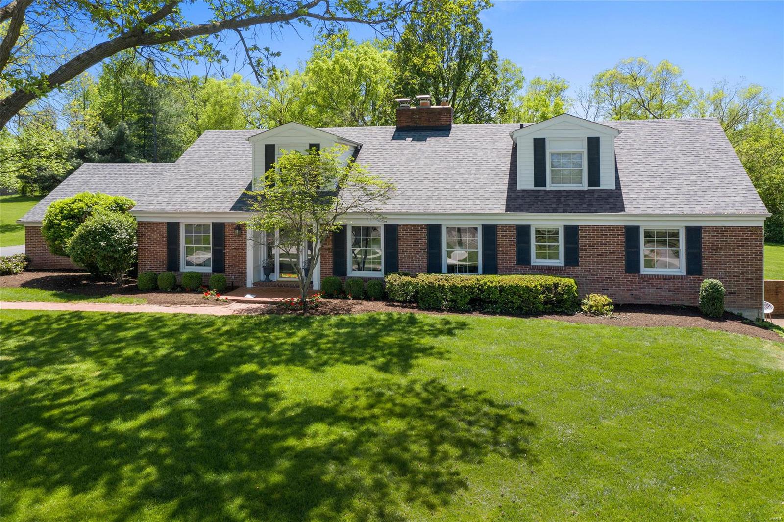 8 Williamsburg Road St. Louis, MO 63141 - Photo 15 of 73 Gallery Image 15