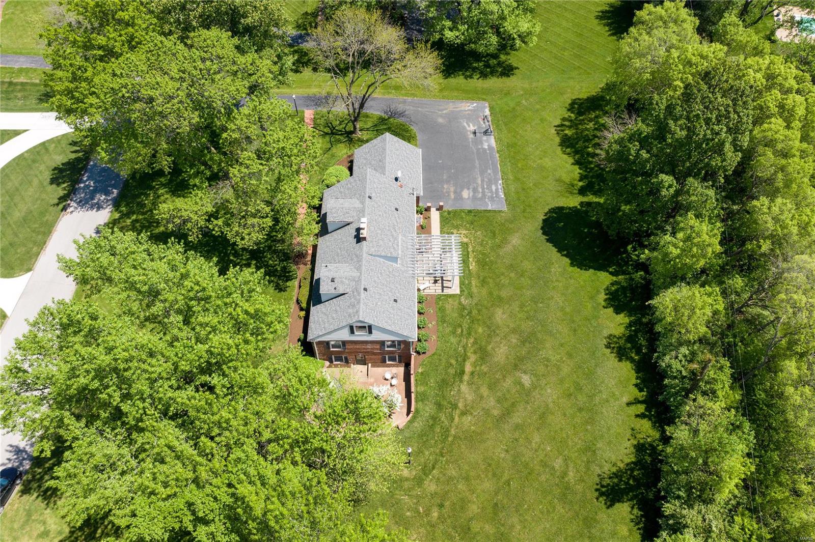 8 Williamsburg Road St. Louis, MO 63141 - Photo 17 of 73 Gallery Image 17
