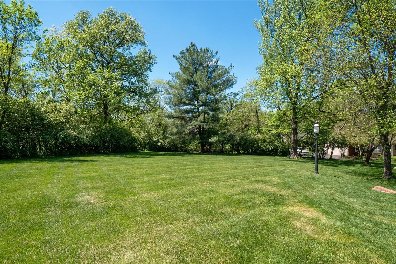 8 Williamsburg Road St. Louis, MO 63141 - Photo 26 of 73 Gallery Image 26