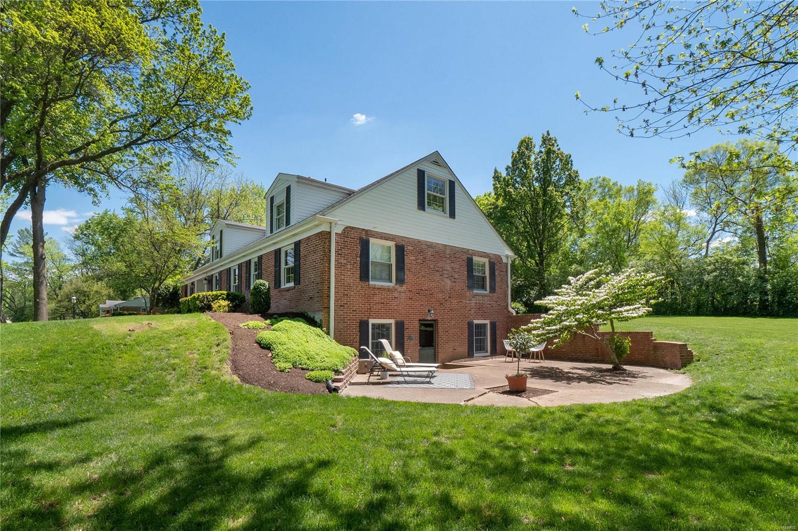8 Williamsburg Road St. Louis, MO 63141 - Photo 32 of 73 Gallery Image 32