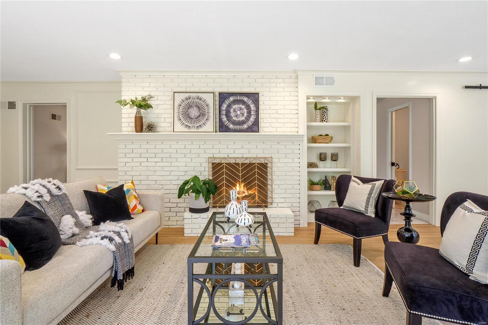 8 Williamsburg Road St. Louis, MO 63141 - Photo 5 of 73 Gallery Image 5