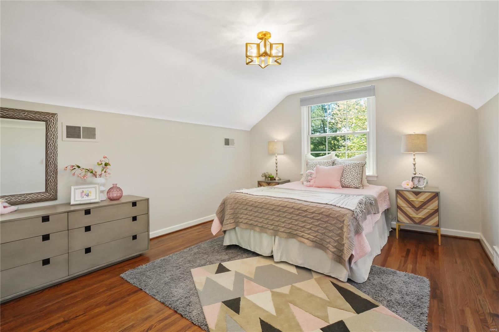 8 Williamsburg Road St. Louis, MO 63141 - Photo 51 of 73 Gallery Image 51