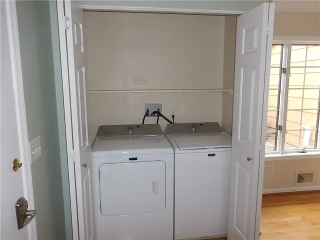 $350,000 | 11 Huxley Way, Perinton, NY 14450