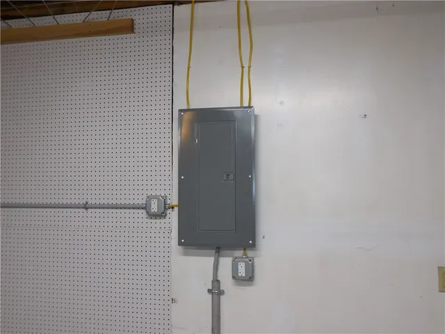 $350,000 | 11 Huxley Way, Perinton, NY 14450