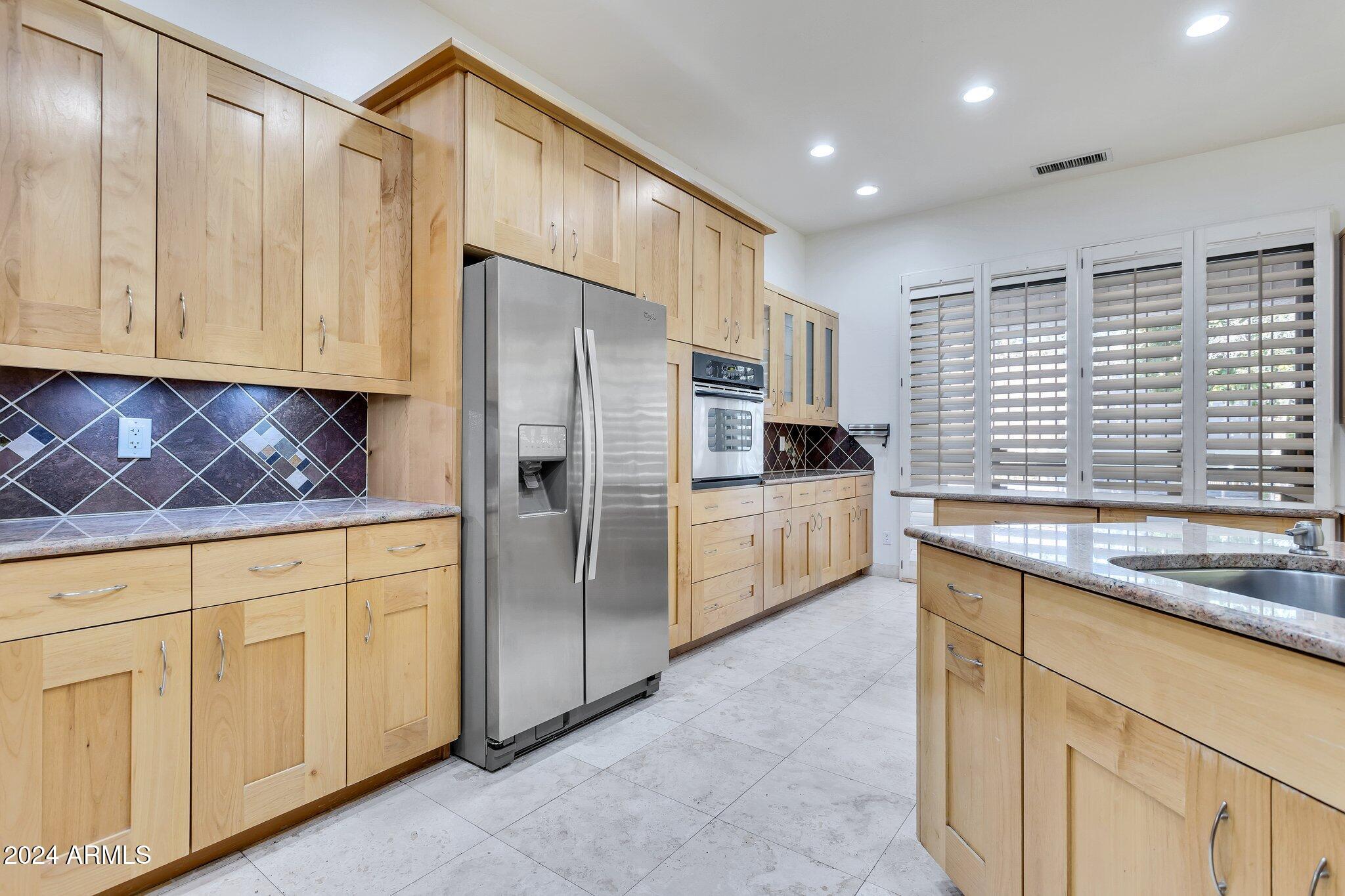 4522 East Jaeger Road Phoenix, AZ 85050 - Photo 13 of 28 Kitchen