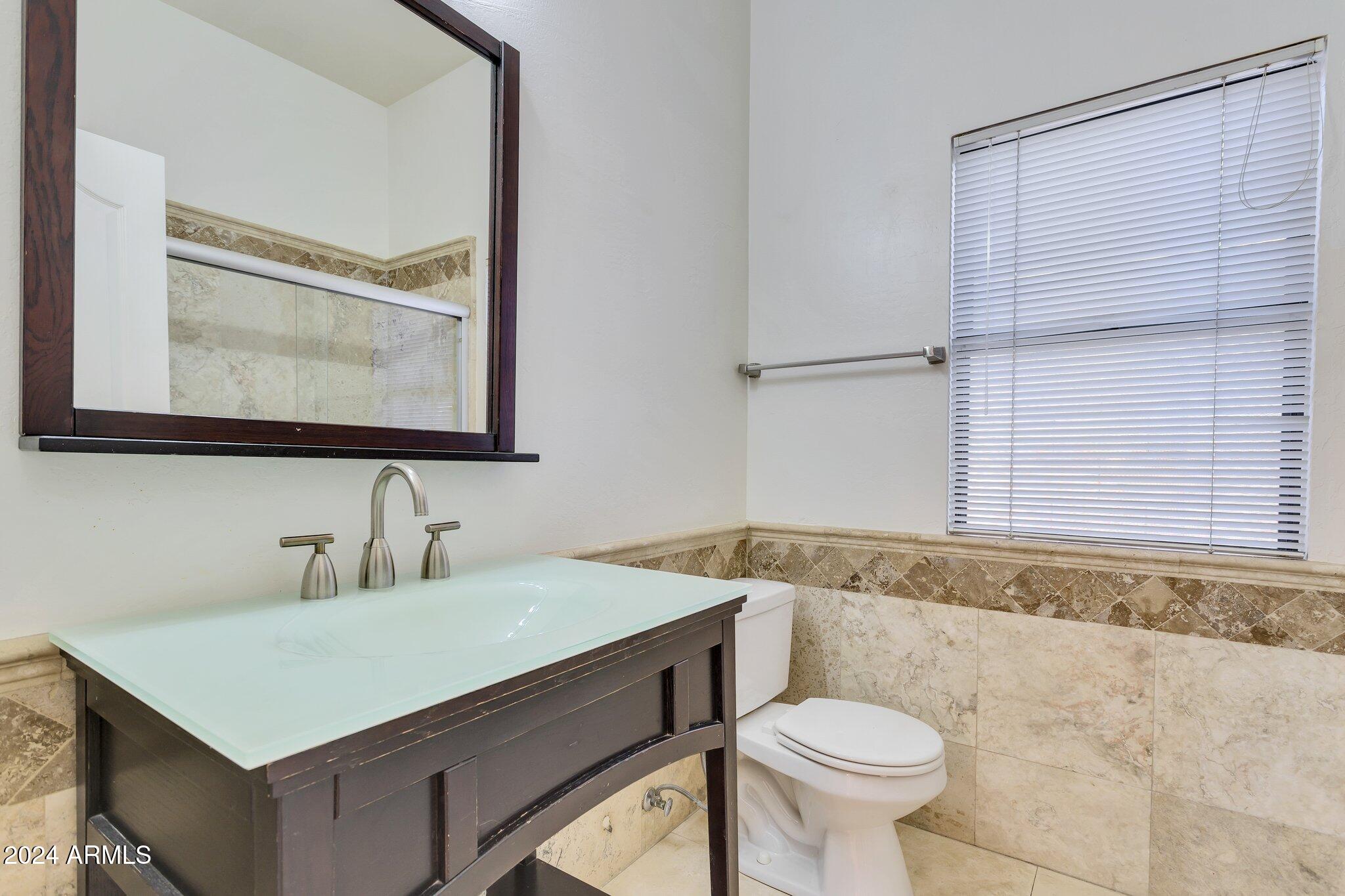 4522 East Jaeger Road Phoenix, AZ 85050 - Photo 20 of 28 Full Bathroom