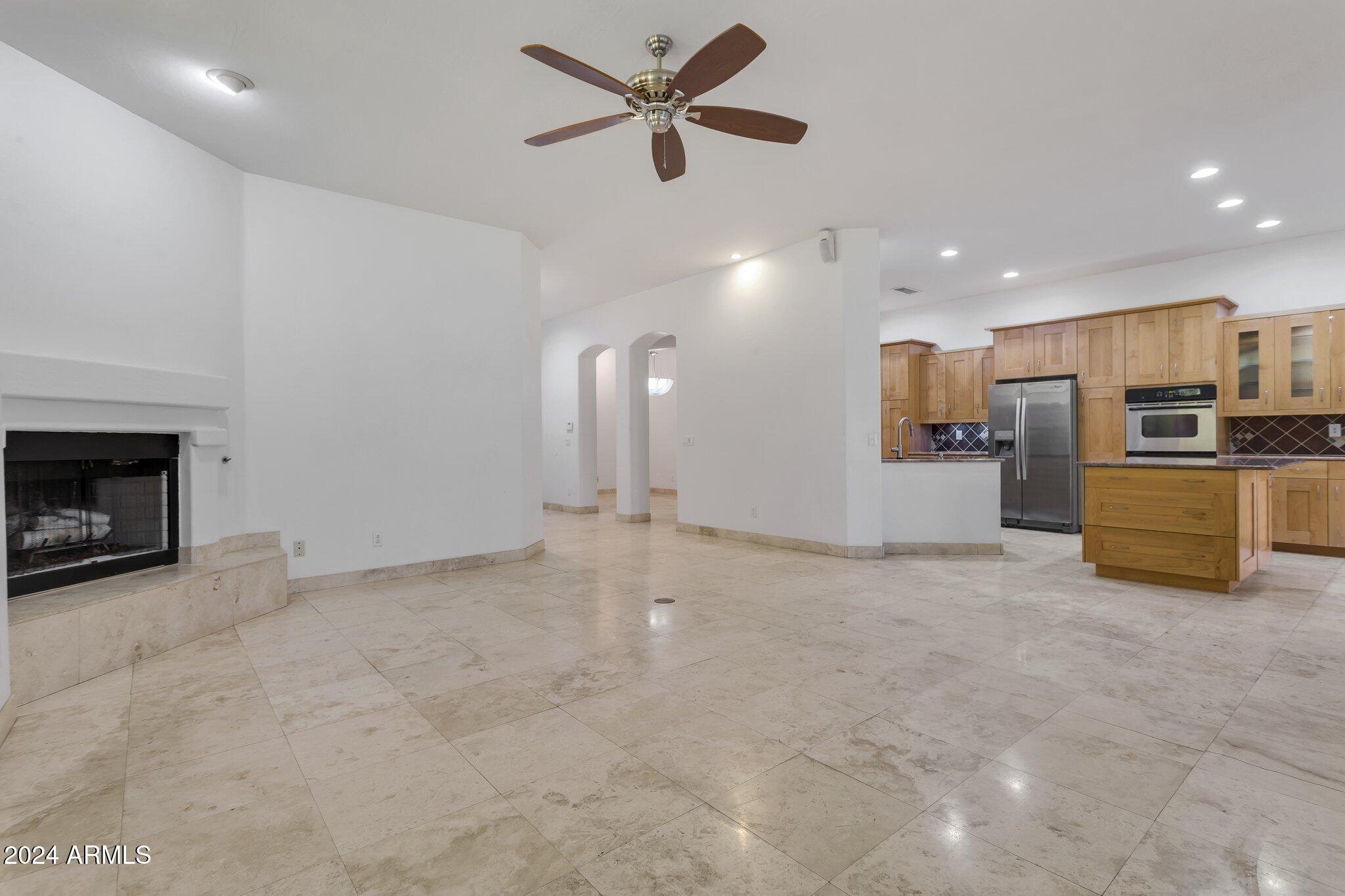 4522 East Jaeger Road Phoenix, AZ 85050 - Photo 8 of 28 Great Room looking toward Kitchne