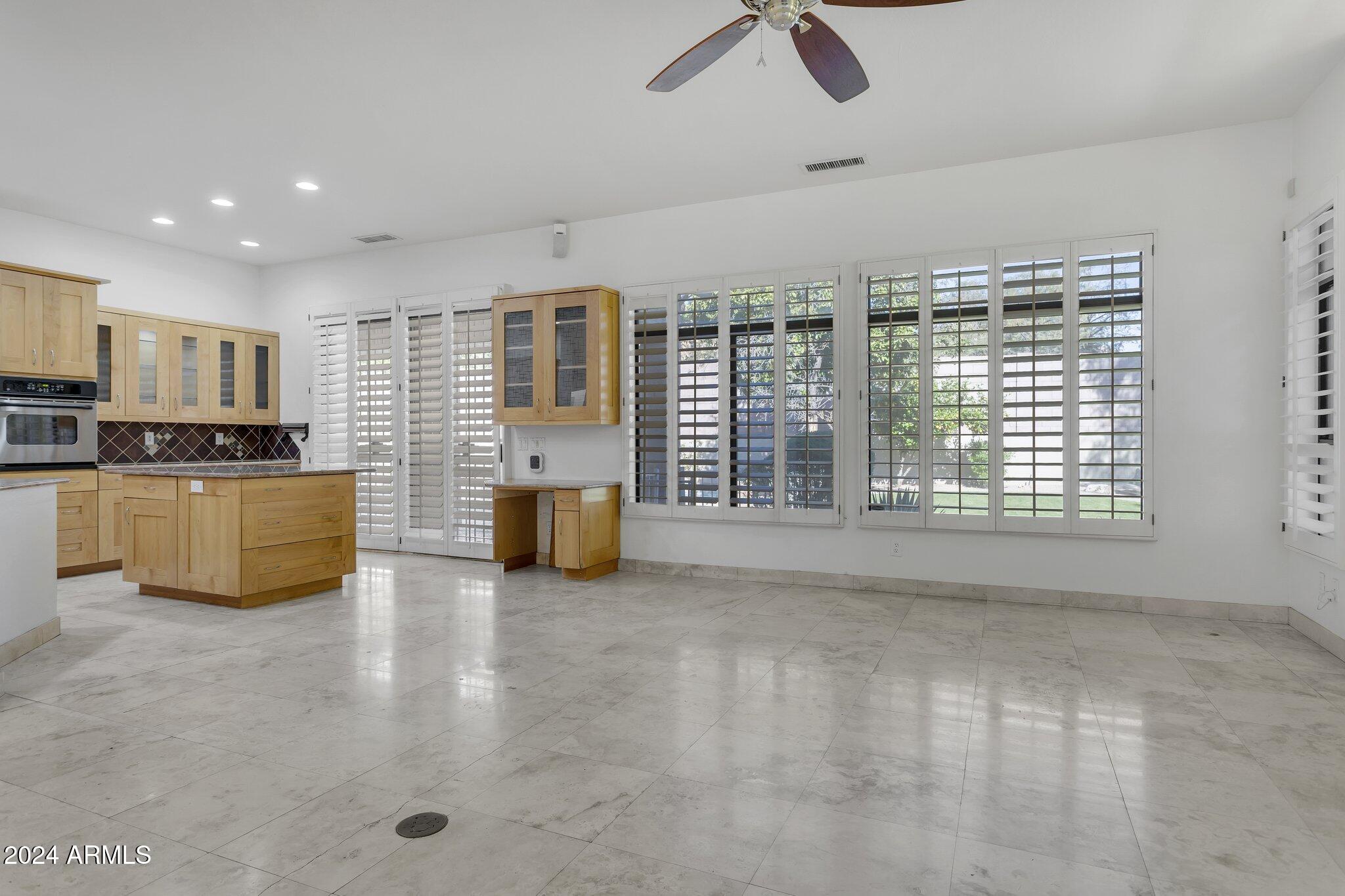 4522 East Jaeger Road Phoenix, AZ 85050 - Photo 9 of 28 Great room