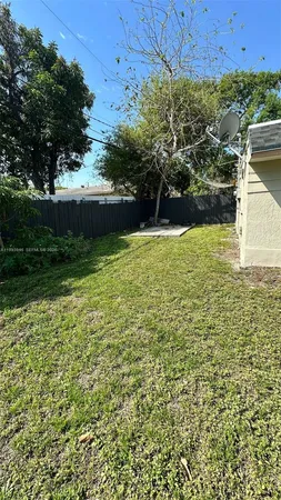 $2,100 | 715 Southwest 6th Street, Unit 2, Dania Beach, FL 33004