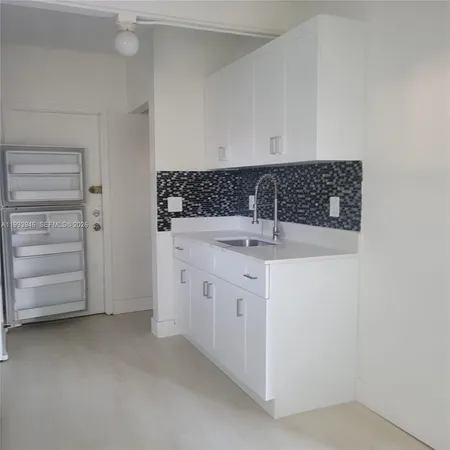 $2,100 | 715 Southwest 6th Street, Unit 2, Dania Beach, FL 33004