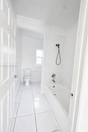 $2,100 | 715 Southwest 6th Street, Unit 2, Dania Beach, FL 33004