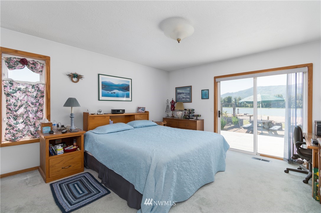 281 West Sunny Sands Road Cathlamet, WA 98612 - Photo 15 of 40 Gallery Image 15