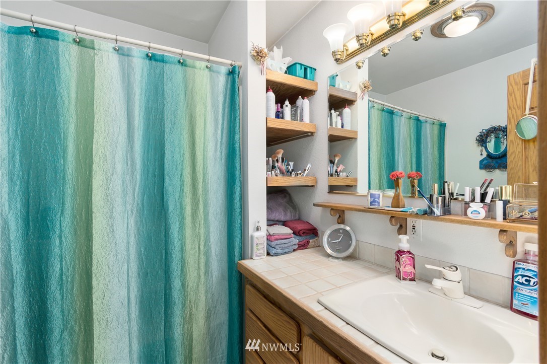 281 West Sunny Sands Road Cathlamet, WA 98612 - Photo 17 of 40 Gallery Image 17