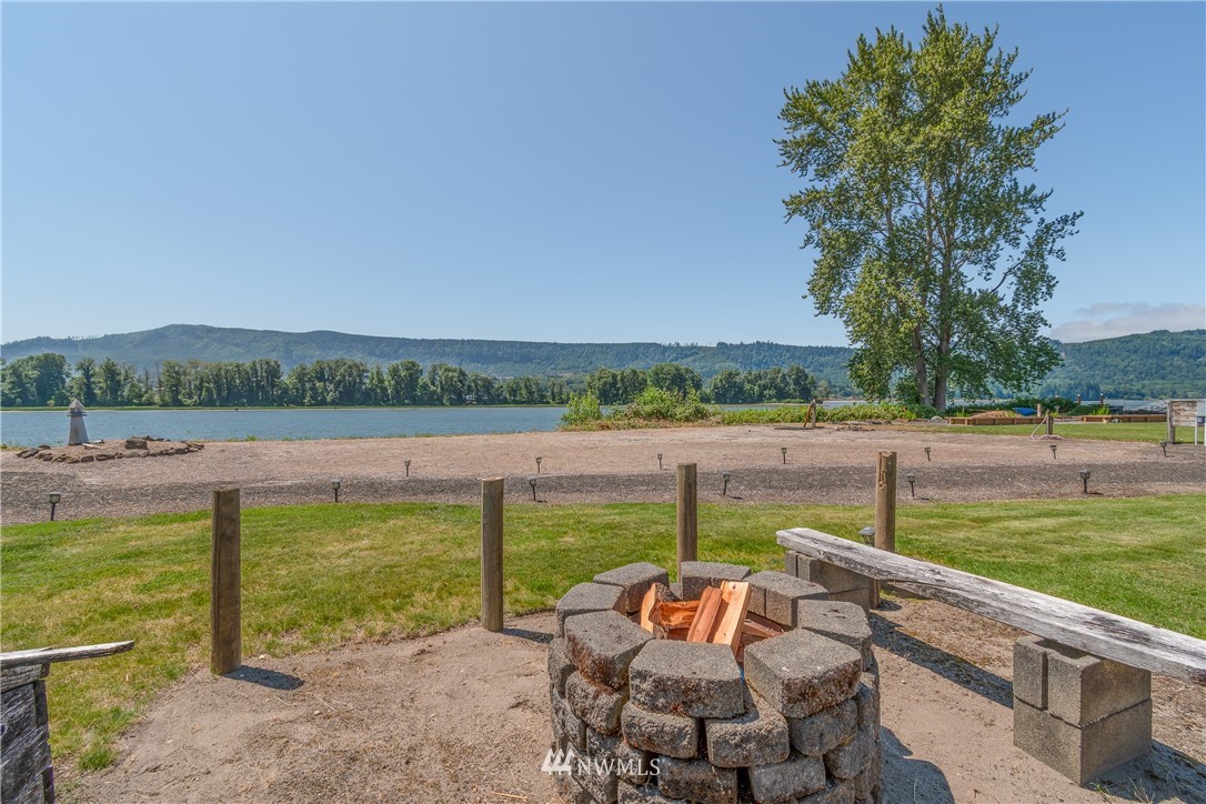 281 West Sunny Sands Road Cathlamet, WA 98612 - Photo 33 of 40 Gallery Image 33
