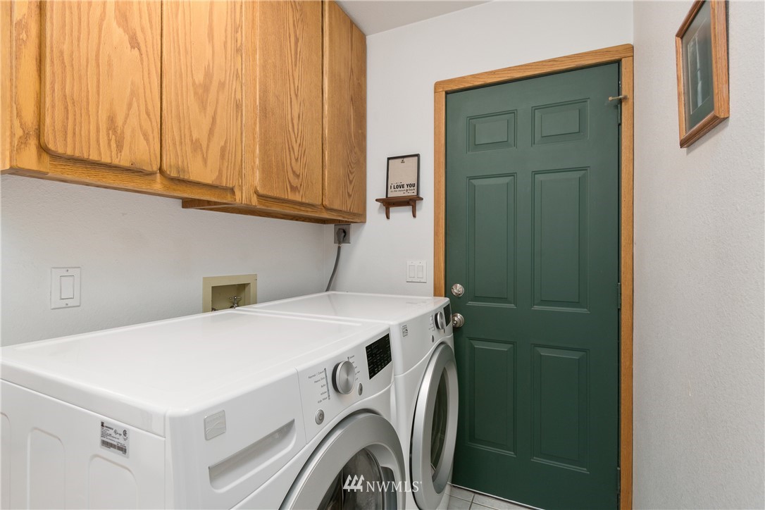 281 West Sunny Sands Road Cathlamet, WA 98612 - Photo 5 of 40 Gallery Image 5
