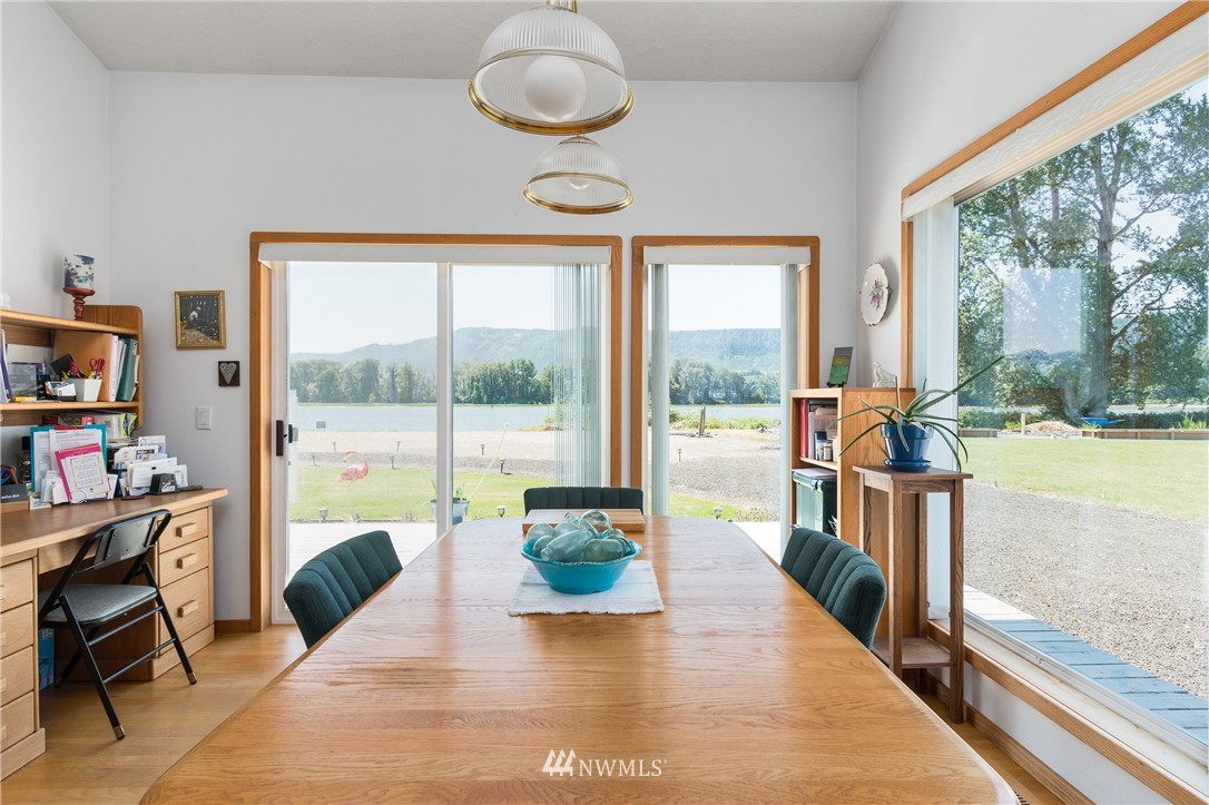 281 West Sunny Sands Road Cathlamet, WA 98612 - Photo 7 of 40 Gallery Image 7