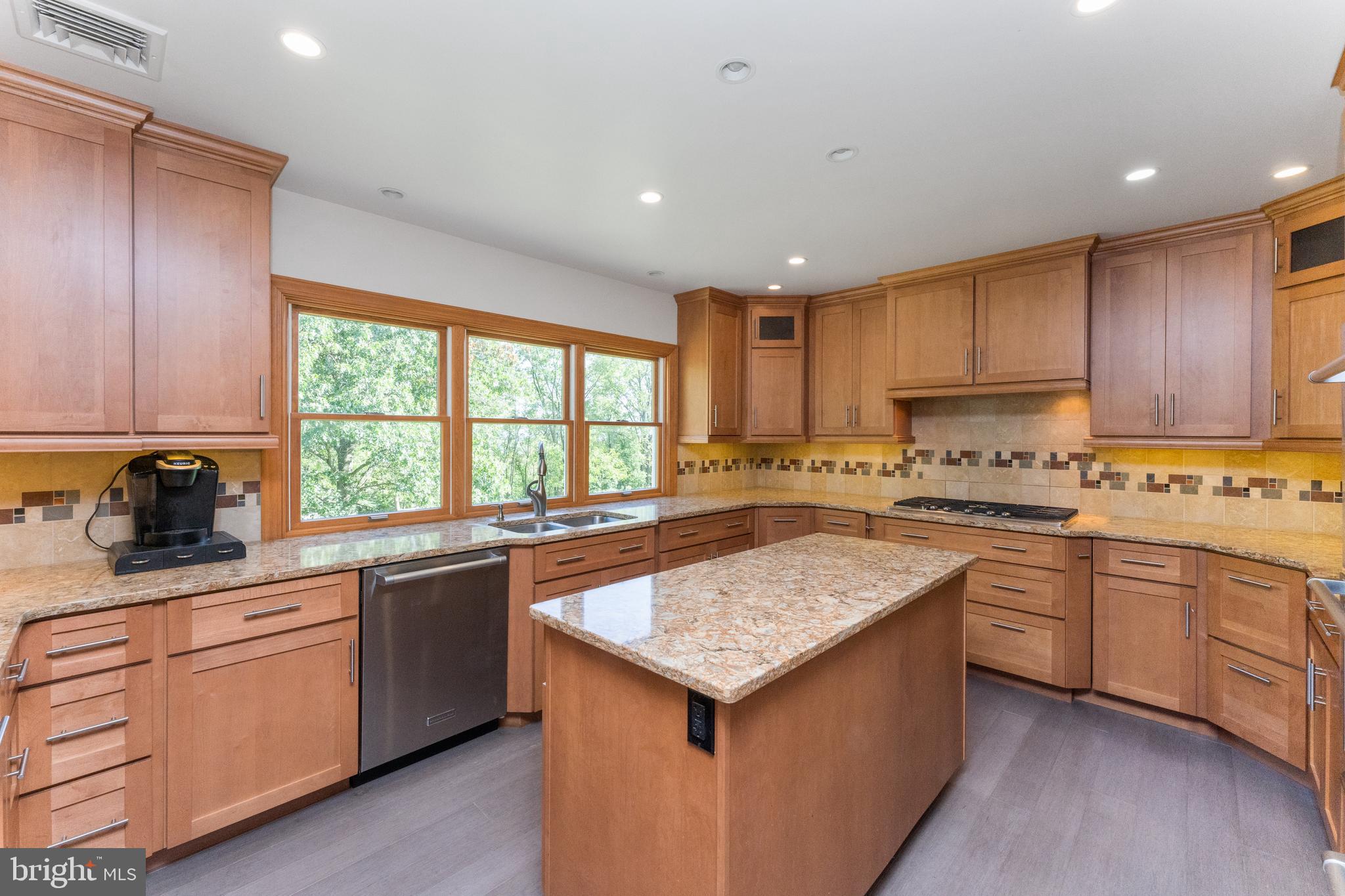 604 Ridge Road Telford, PA 18969 - Photo 8 of 32