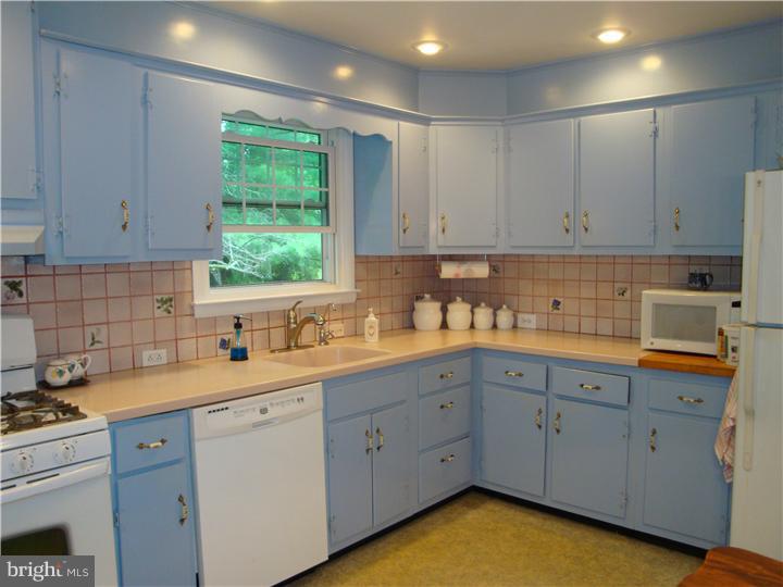 1649 Whitehouse Road Ambler, PA 19002 - Photo 5 of 25 Kitchen