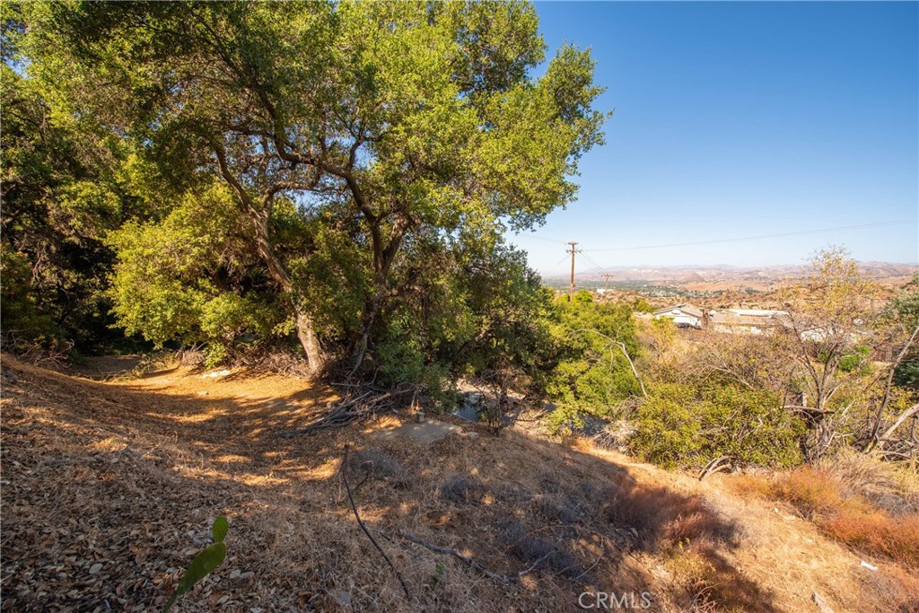 7210 Santa Susana Pass Road Simi Valley, CA 93063 - Photo 6 of 32