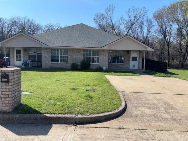 $1,950 | 327 Shady Valley Drive, Mansfield, TX 76063
