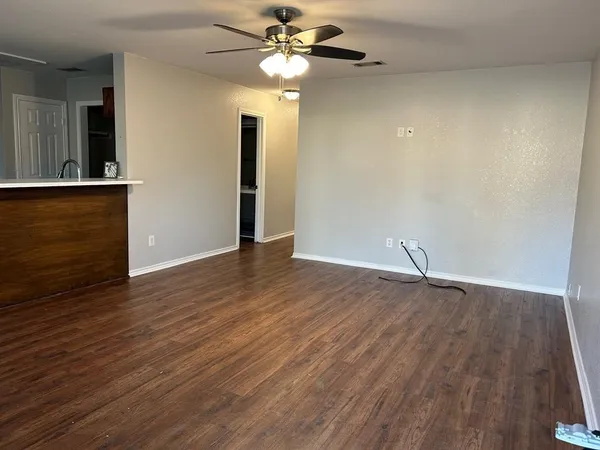 $1,950 | 327 Shady Valley Drive, Mansfield, TX 76063