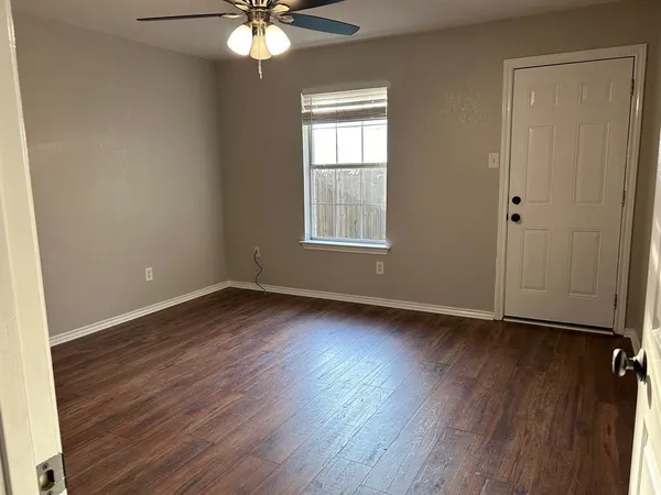 $1,950 | 327 Shady Valley Drive, Mansfield, TX 76063