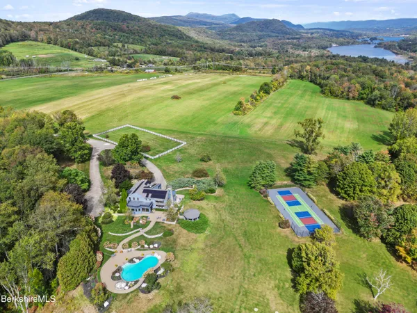 $2,400,000 | 60 Old Cheshire Road, Lanesborough, MA 01237