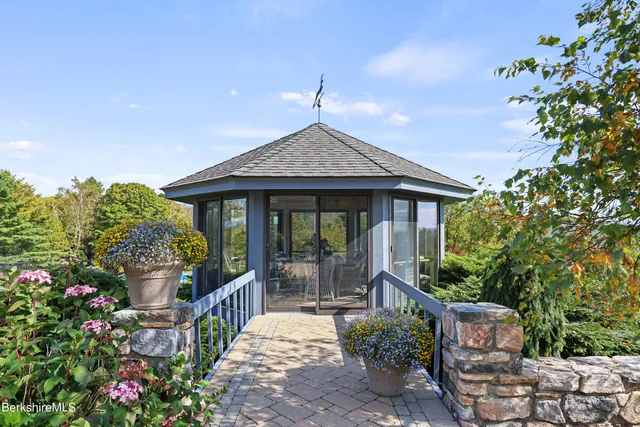 $2,500,000 | 60 Old Cheshire Road, Lanesborough, MA 01237