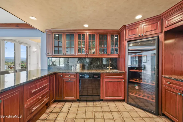 $2,500,000 | 60 Old Cheshire Road, Lanesborough, MA 01237