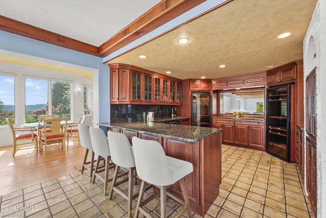 $2,500,000 | 60 Old Cheshire Road, Lanesborough, MA 01237