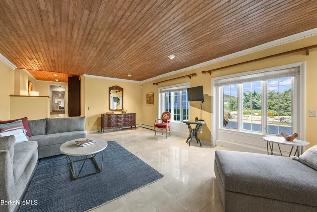 $2,500,000 | 60 Old Cheshire Road, Lanesborough, MA 01237