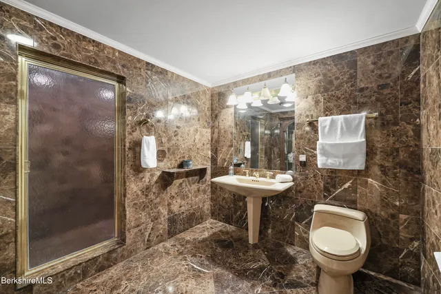 $2,500,000 | 60 Old Cheshire Road, Lanesborough, MA 01237