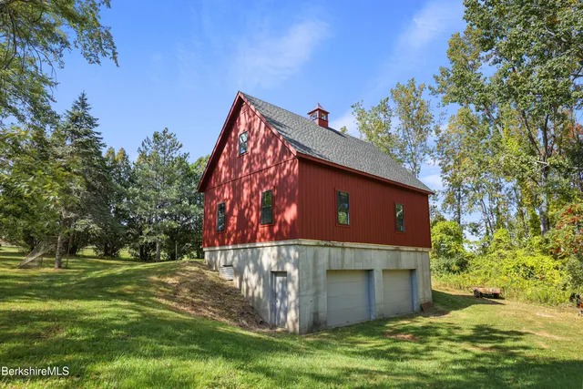 $2,500,000 | 60 Old Cheshire Road, Lanesborough, MA 01237