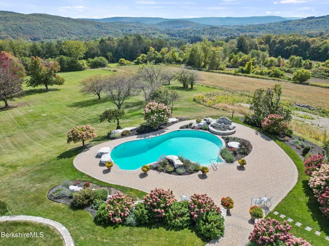 $2,500,000 | 60 Old Cheshire Road, Lanesborough, MA 01237